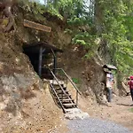 Campingplads Autokemp / Speleocamp *